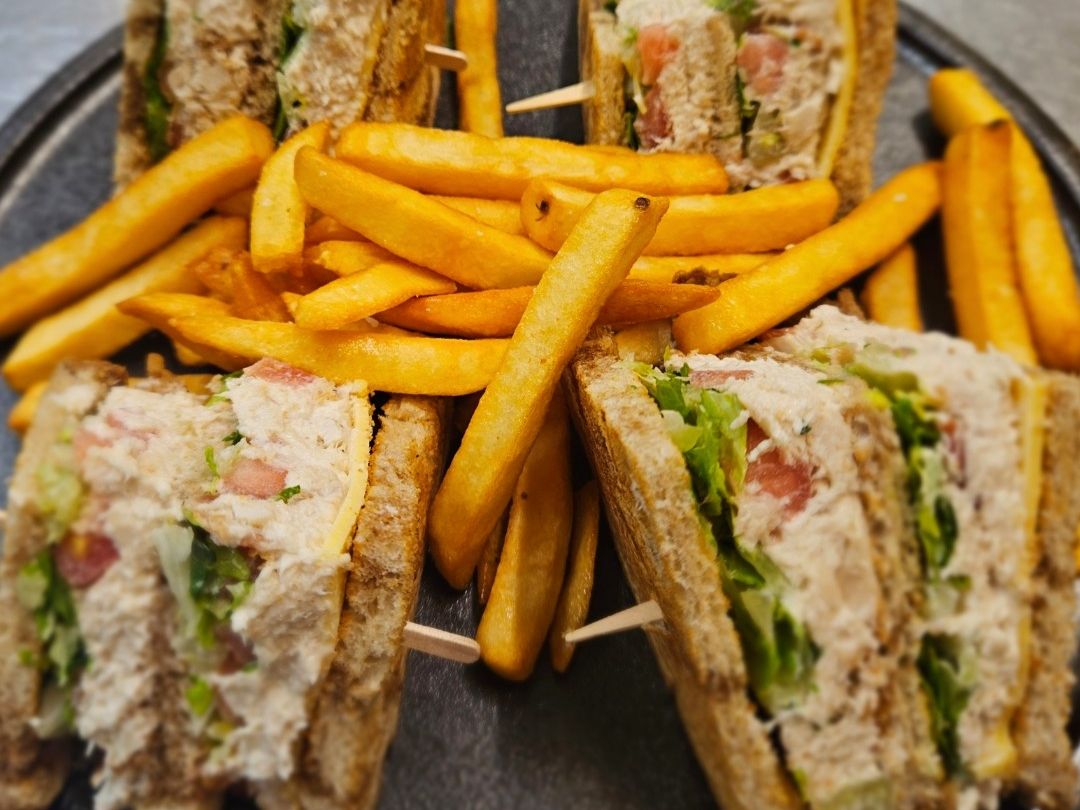 Tuna Salad w/Fries