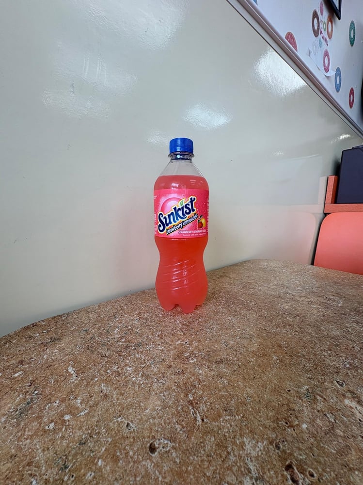 Bottle: Sunkist StrawberryLlemonade