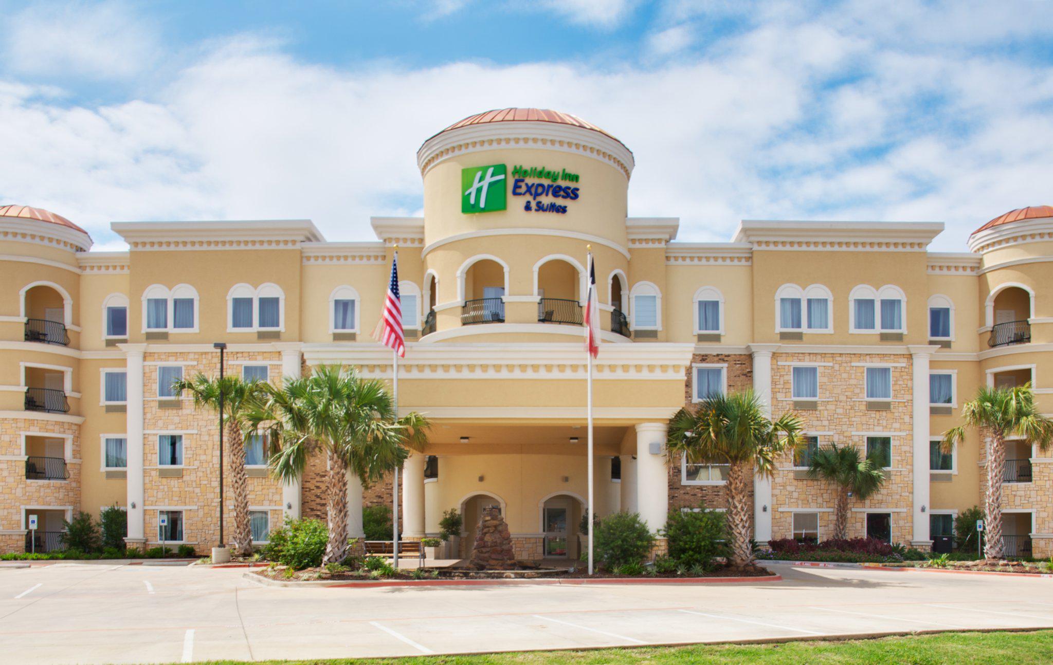 Holiday Inn Express & Suites Lufkin South Photo