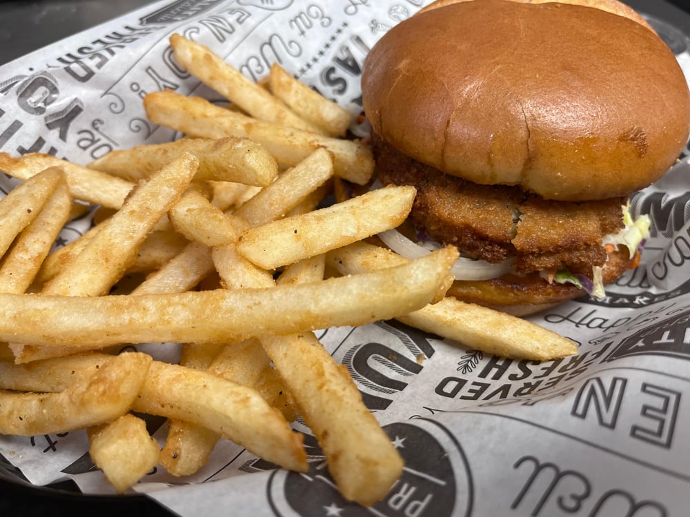 Crab Cake Sandwich + FRIES