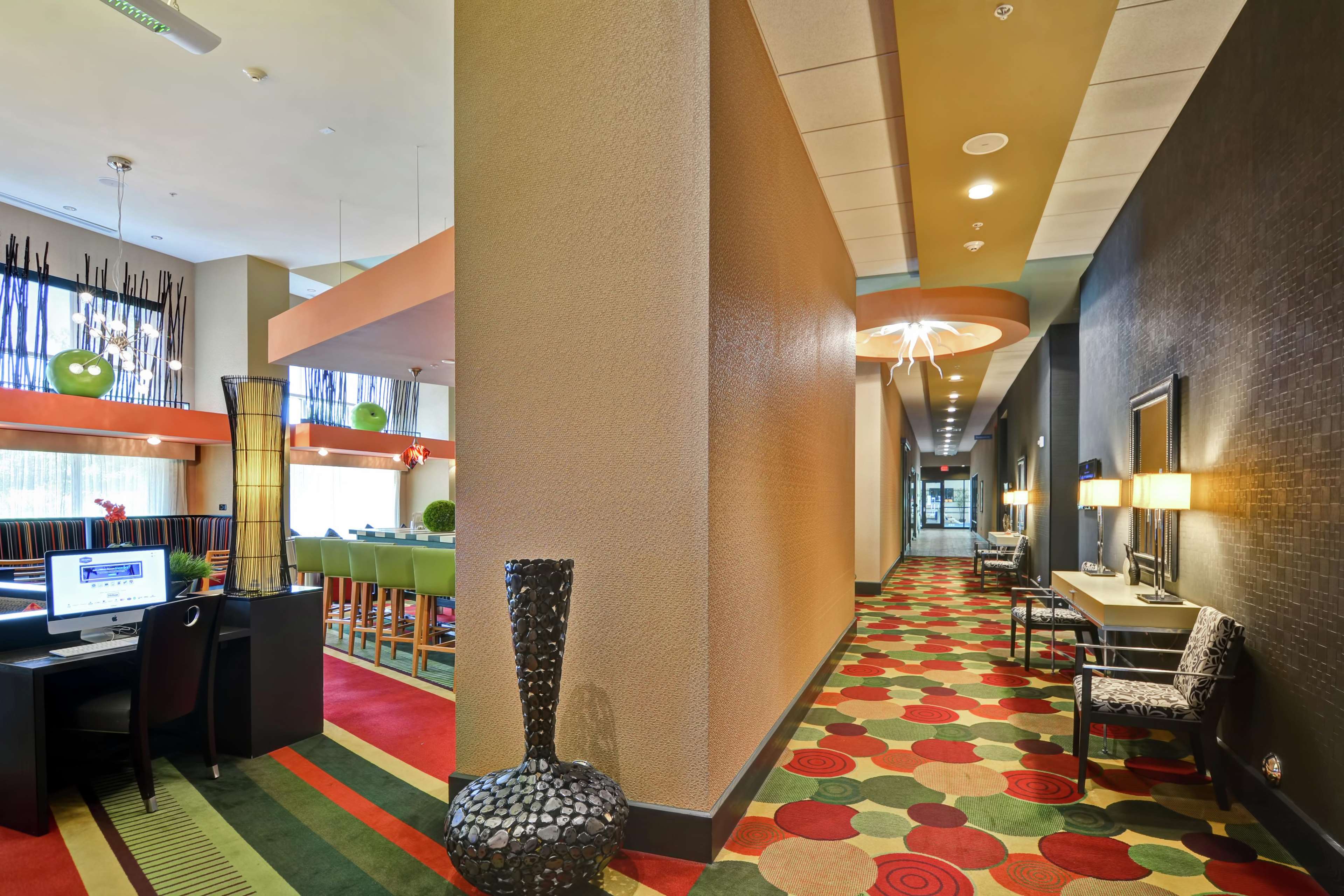 Hampton Inn & Suites Raleigh/Crabtree Valley Photo