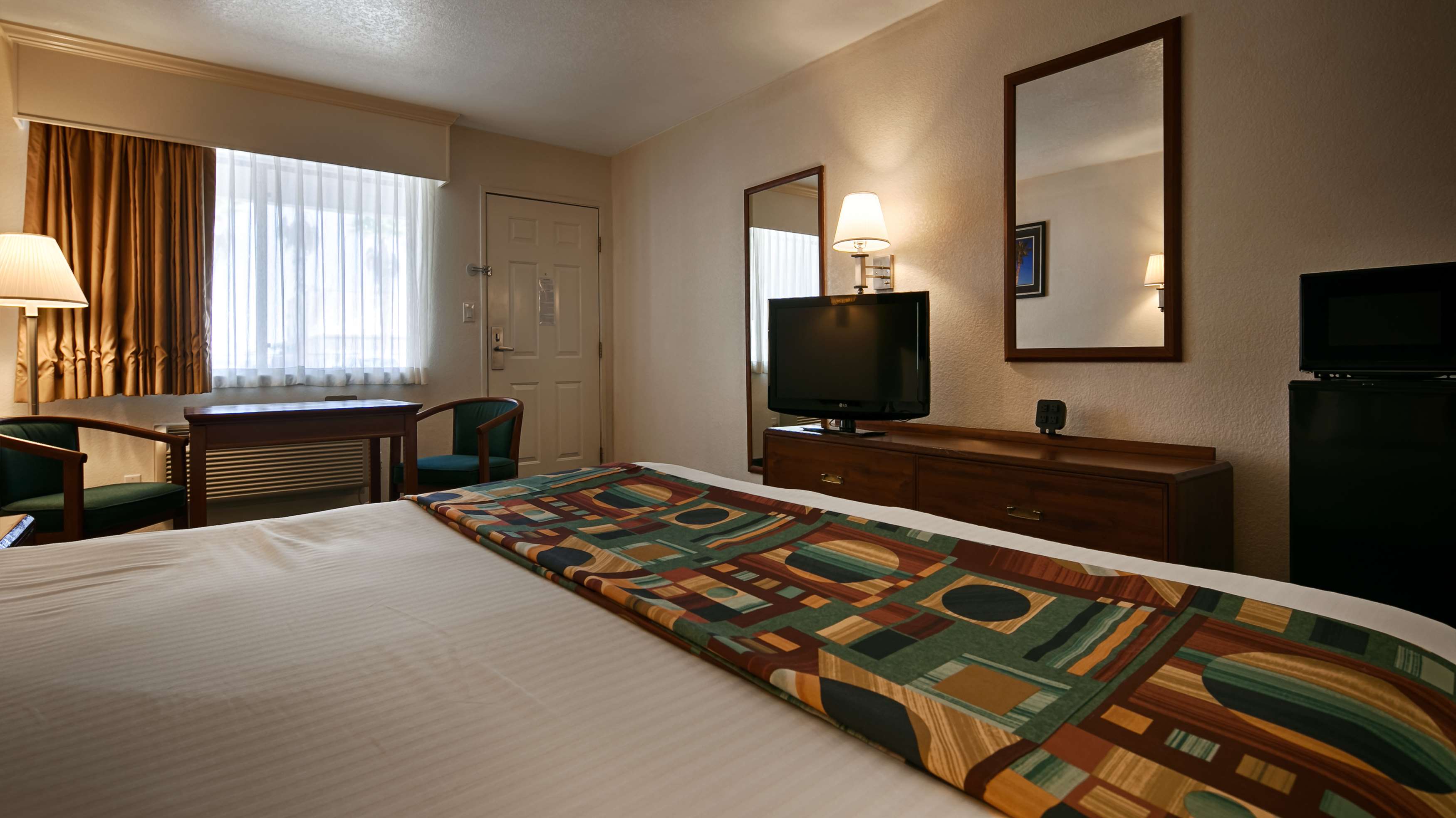 Best Western Colorado River Inn Photo