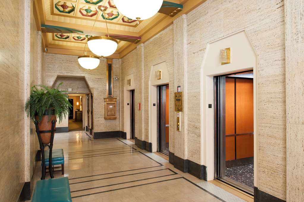 Hampton Inn Indianapolis Downtown Across From Circle Centre 105 S Meridian Street 5415