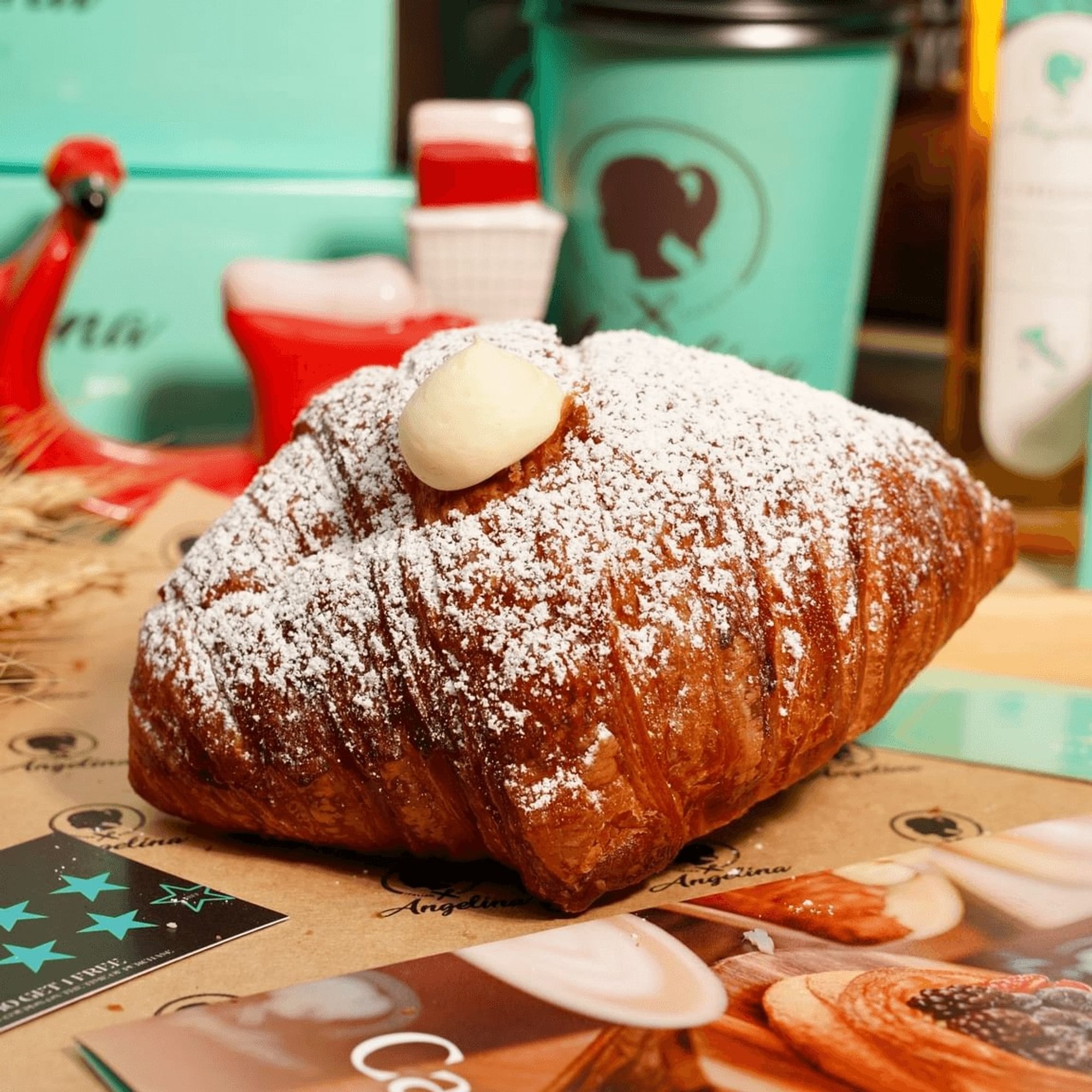Chantilly Croissant