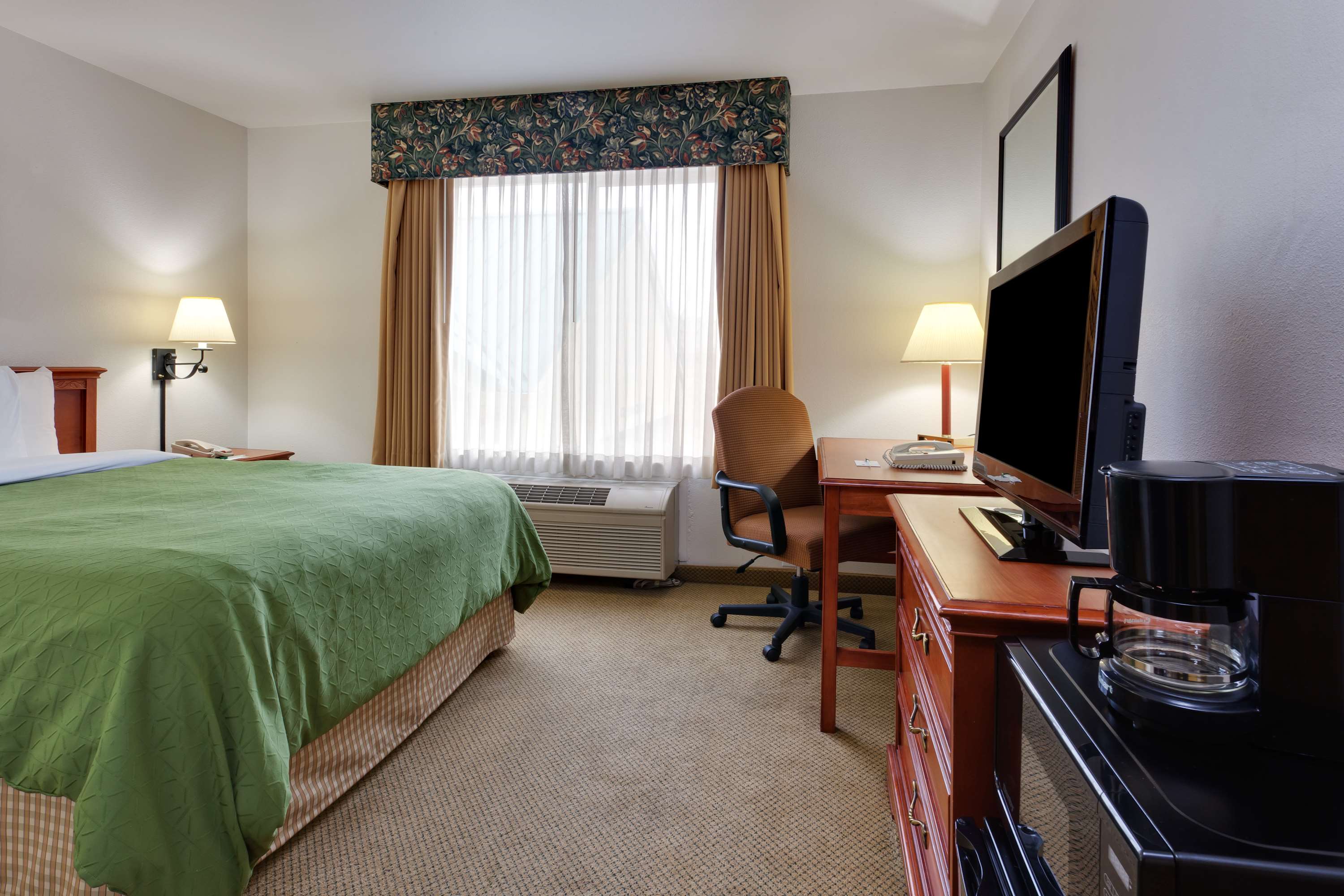 Country Inn & Suites by Radisson, Fresno North, CA Photo