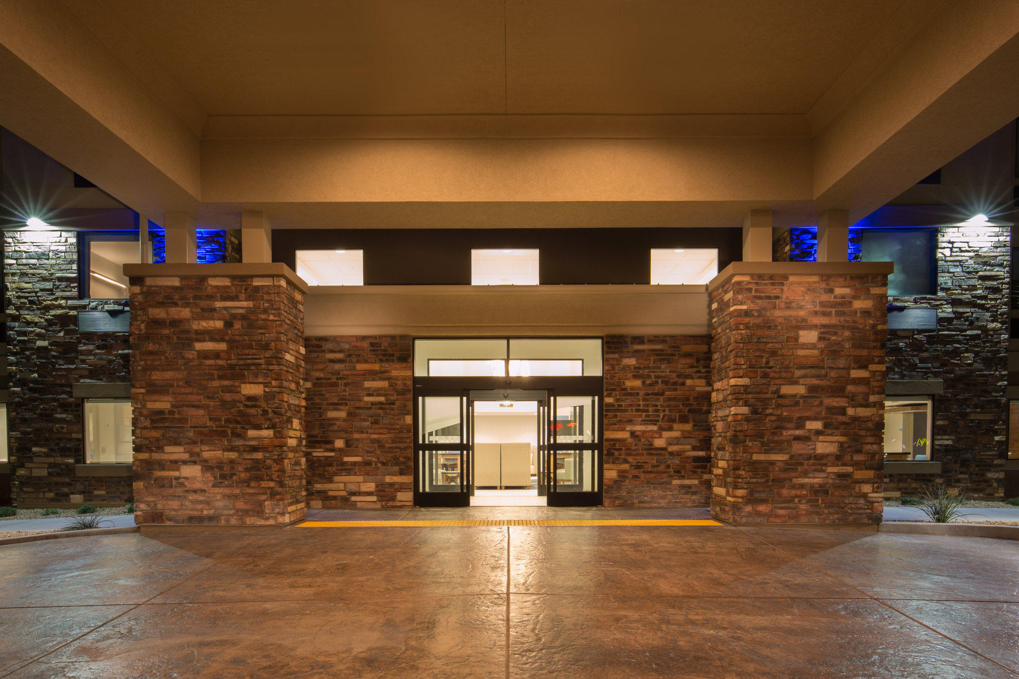 Holiday Inn Express & Suites Pahrump Photo