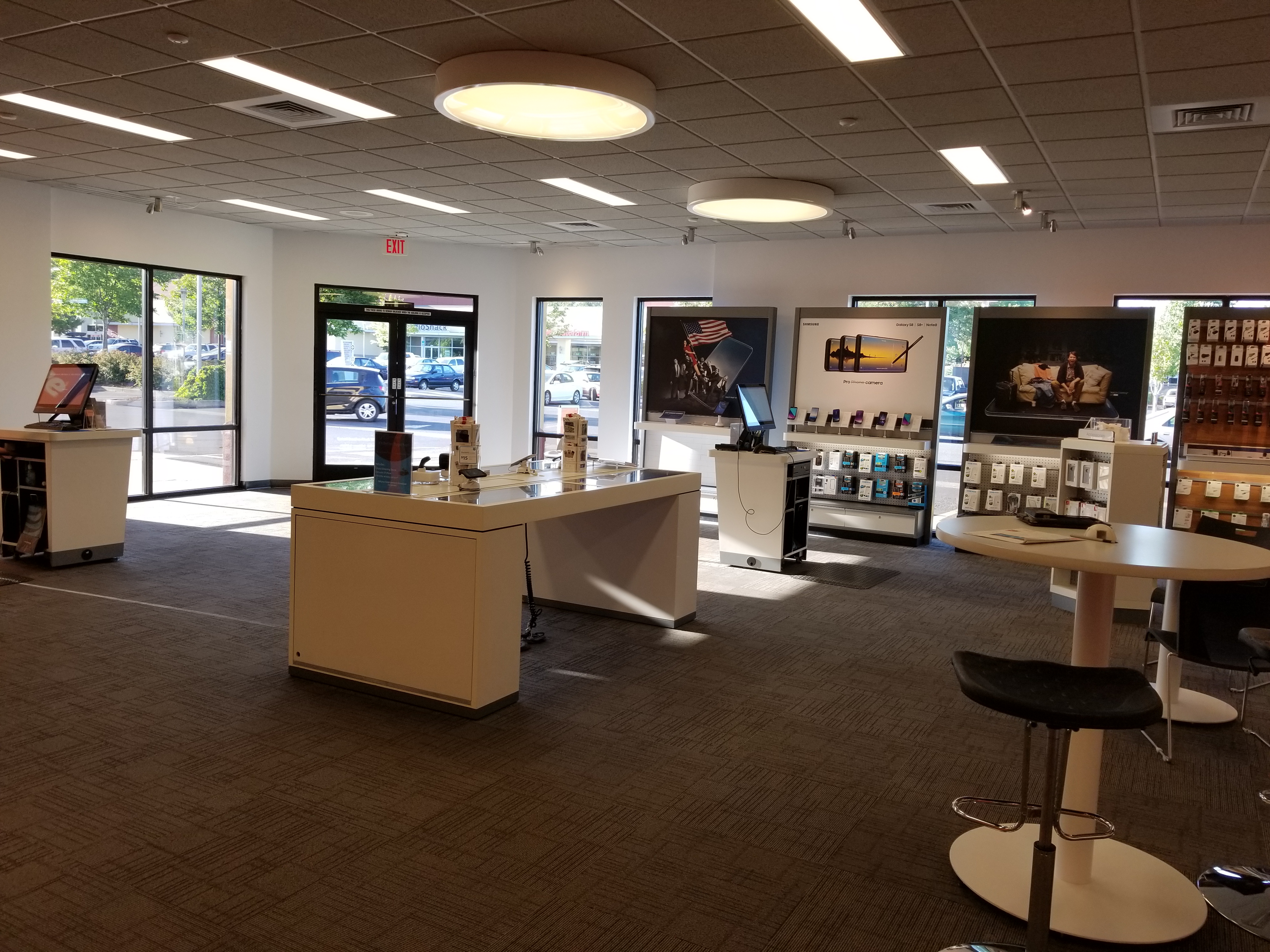 AT&T Store Photo