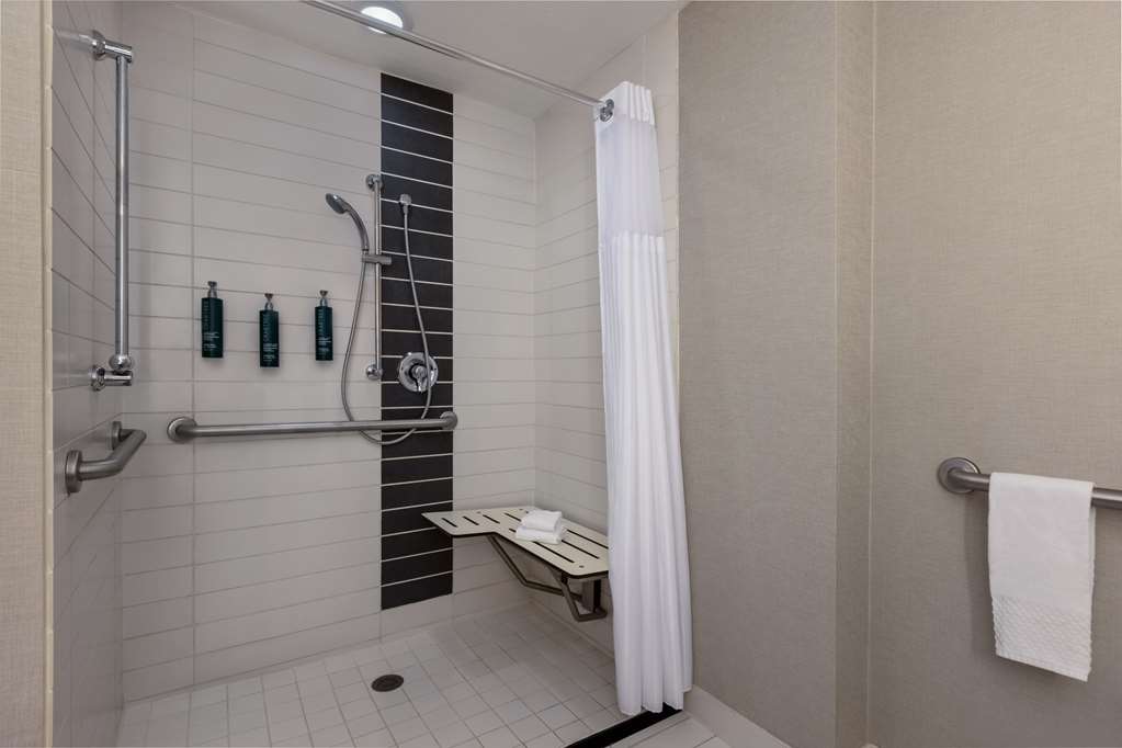 DoubleTree by Hilton Las Vegas East Flamingo Image