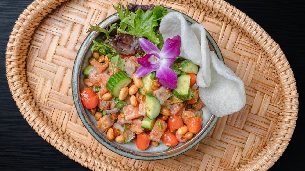 Larb Salmon ລາບປາແຊວມອມ