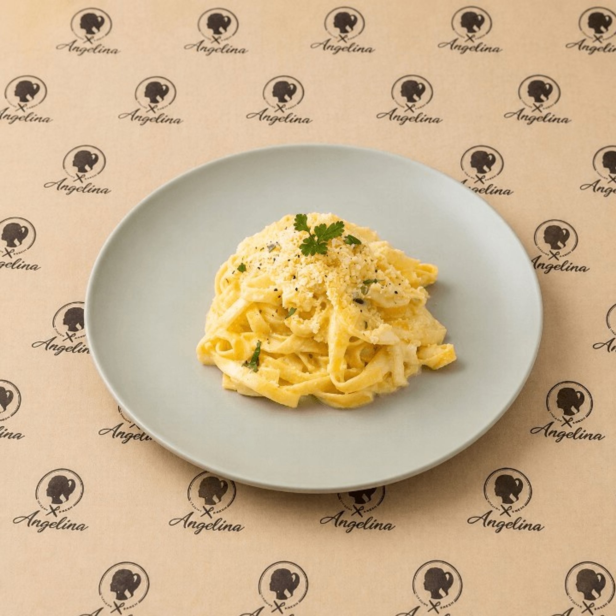 Fettuccine Alfredo