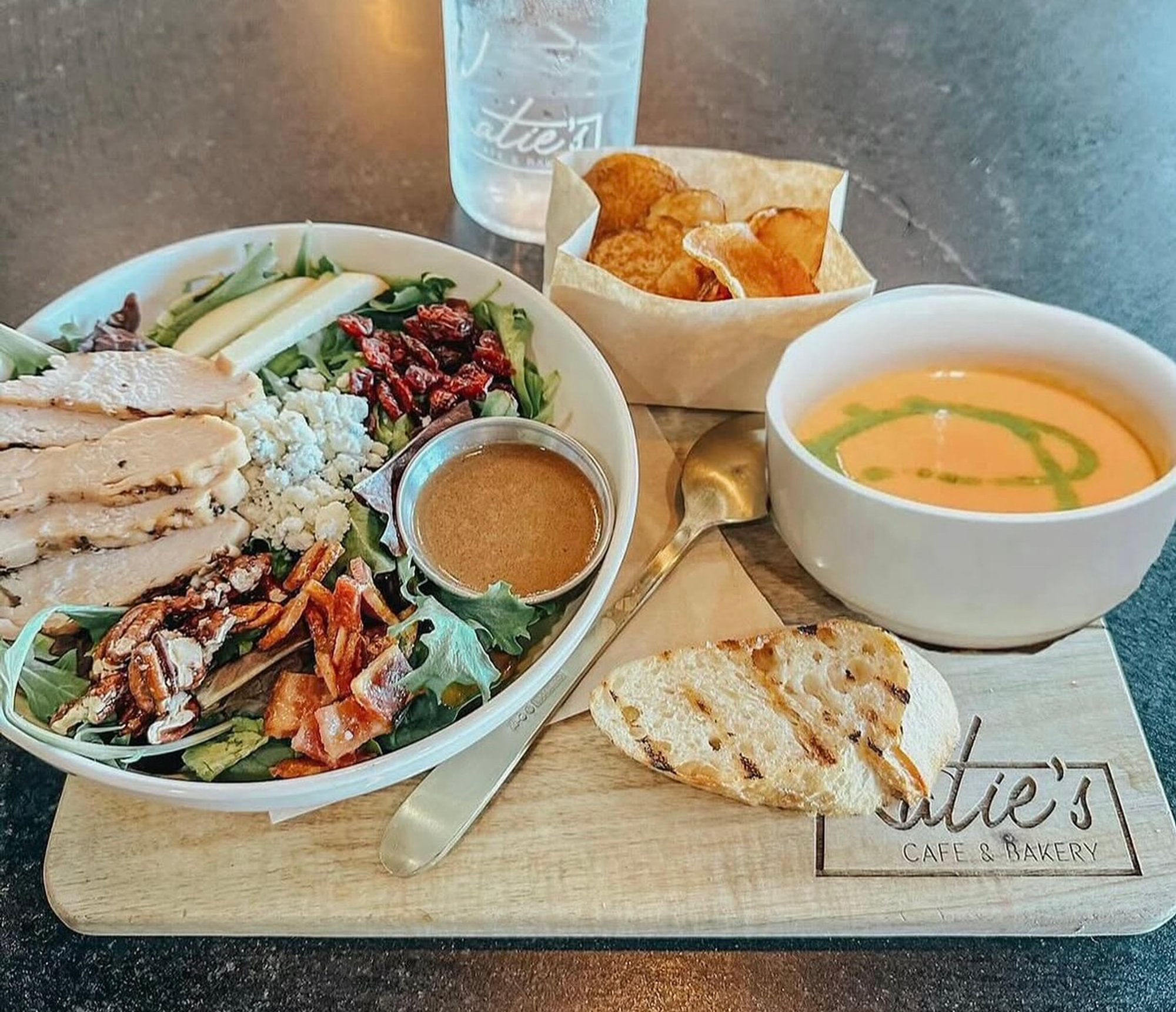 1/2 Signature Salad