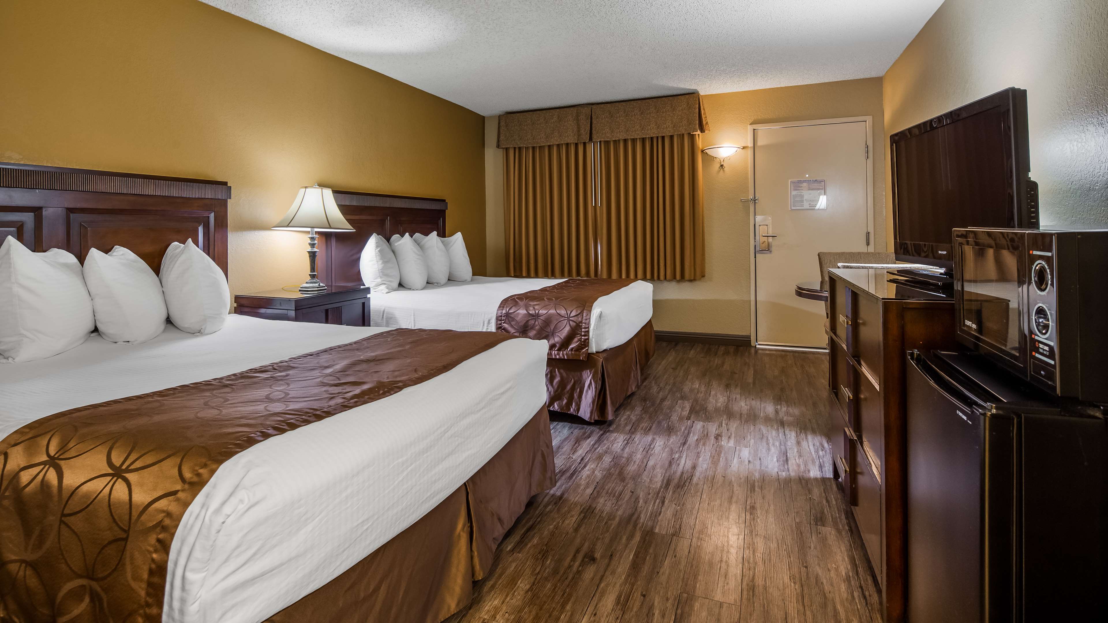 SureStay Plus Hotel by Best Western San Bernardino South Photo