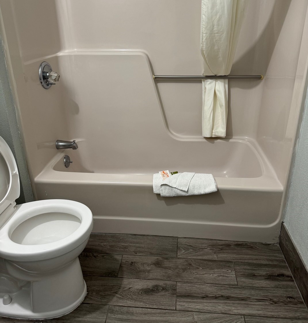 Bayview Motel LLC Image