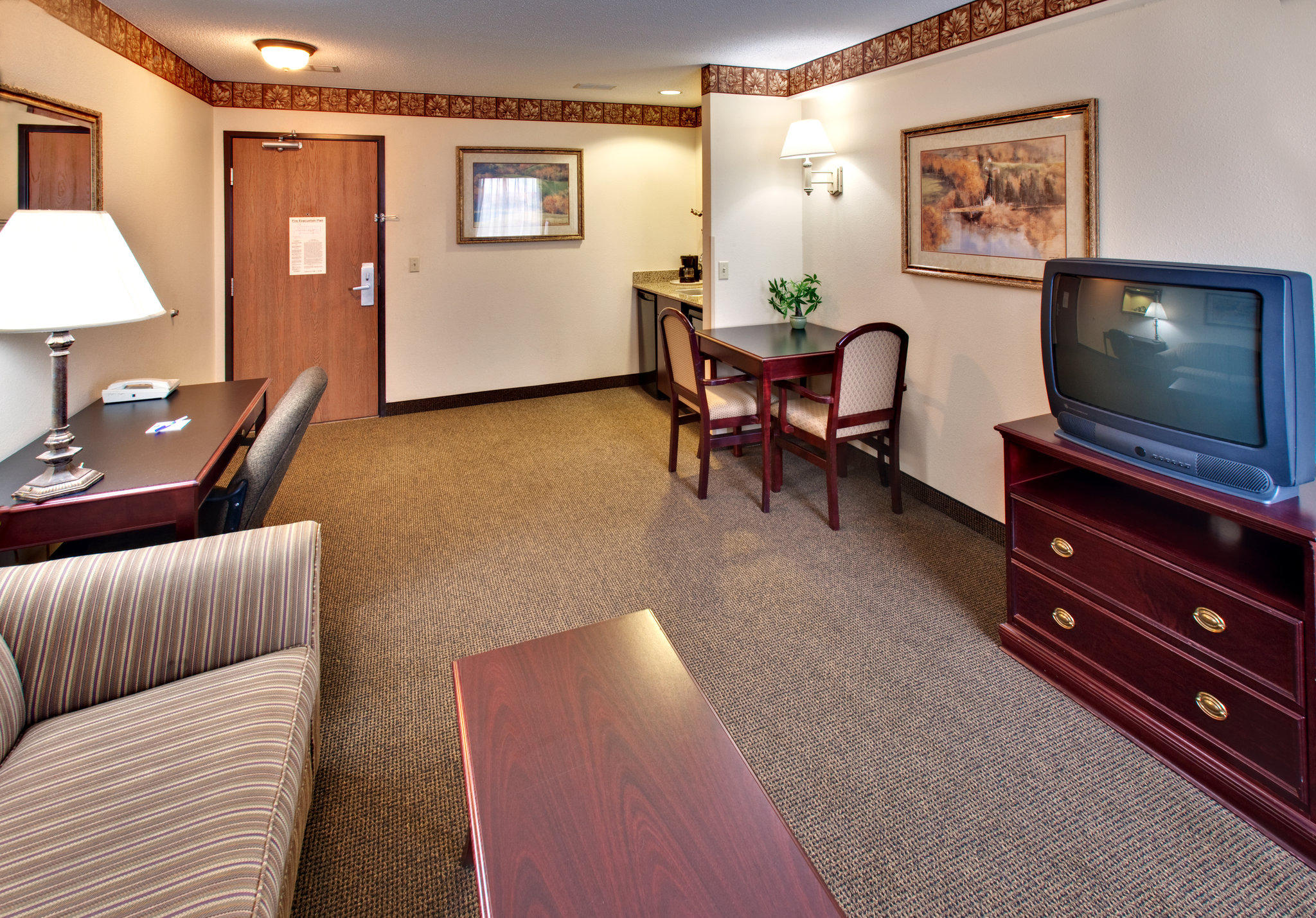 Holiday Inn Express & Suites Watertown Photo