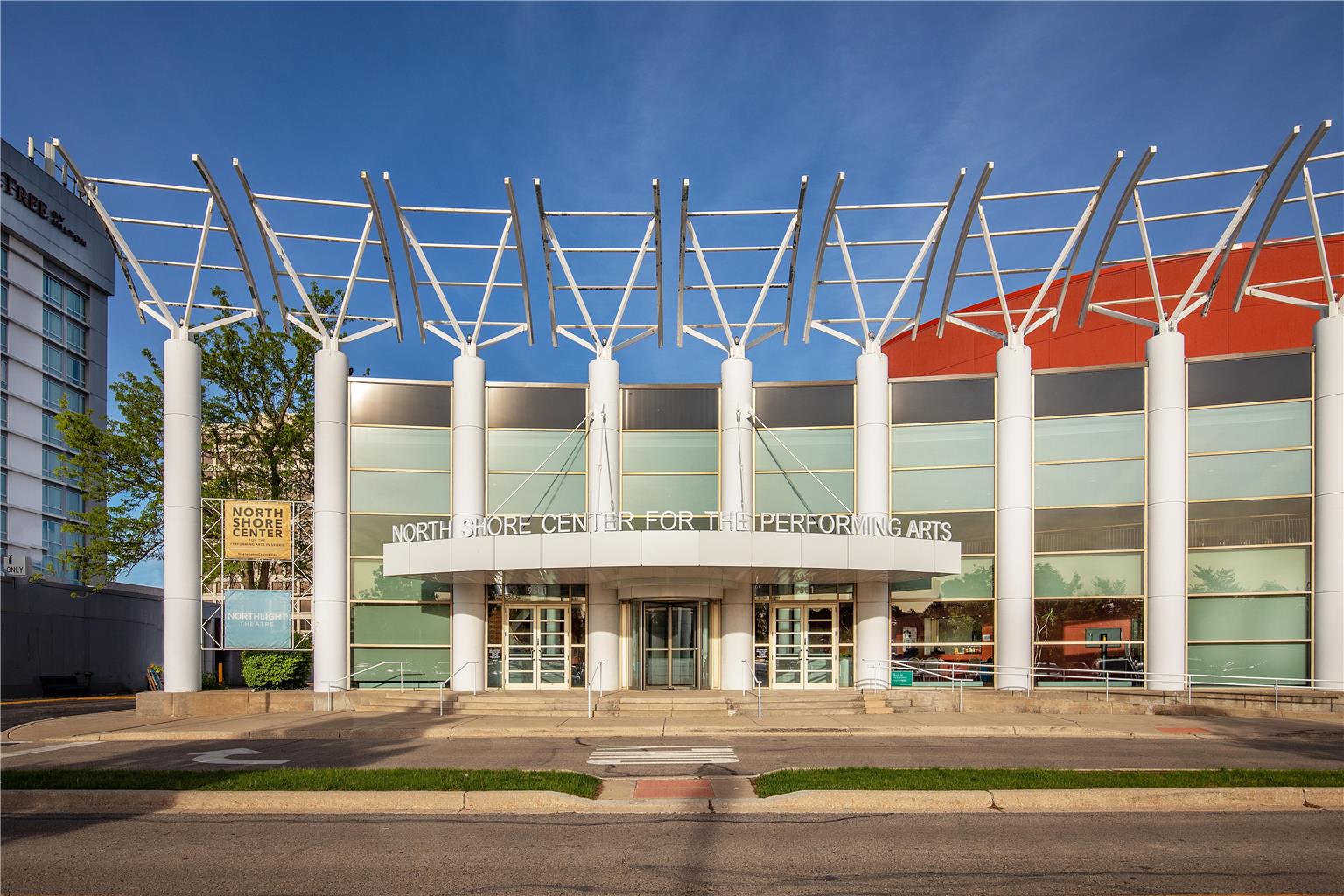 DoubleTree by Hilton Hotel Chicago - North Shore Conference Center Image