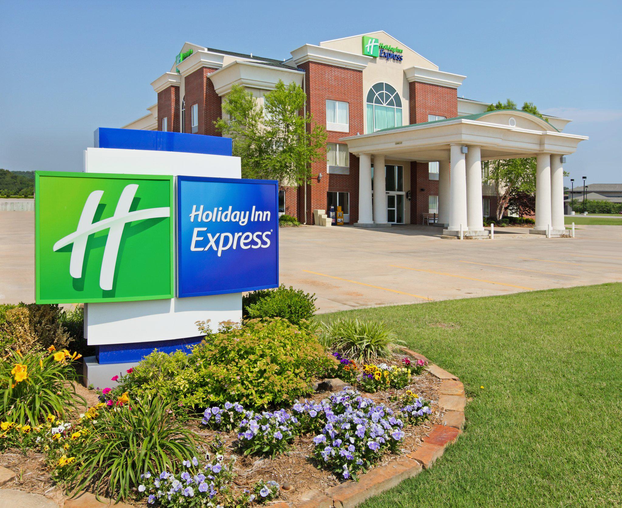 Holiday Inn Express Fort Smith Executive Park Photo