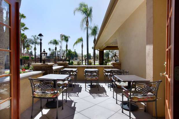 Images SureStay Plus Hotel by Best Western San Bernardino South