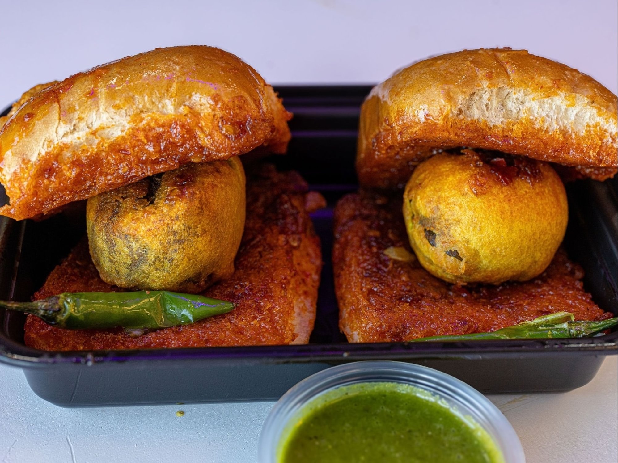 Schezwan Vadapav (S)