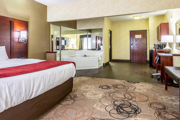 Images Comfort Suites