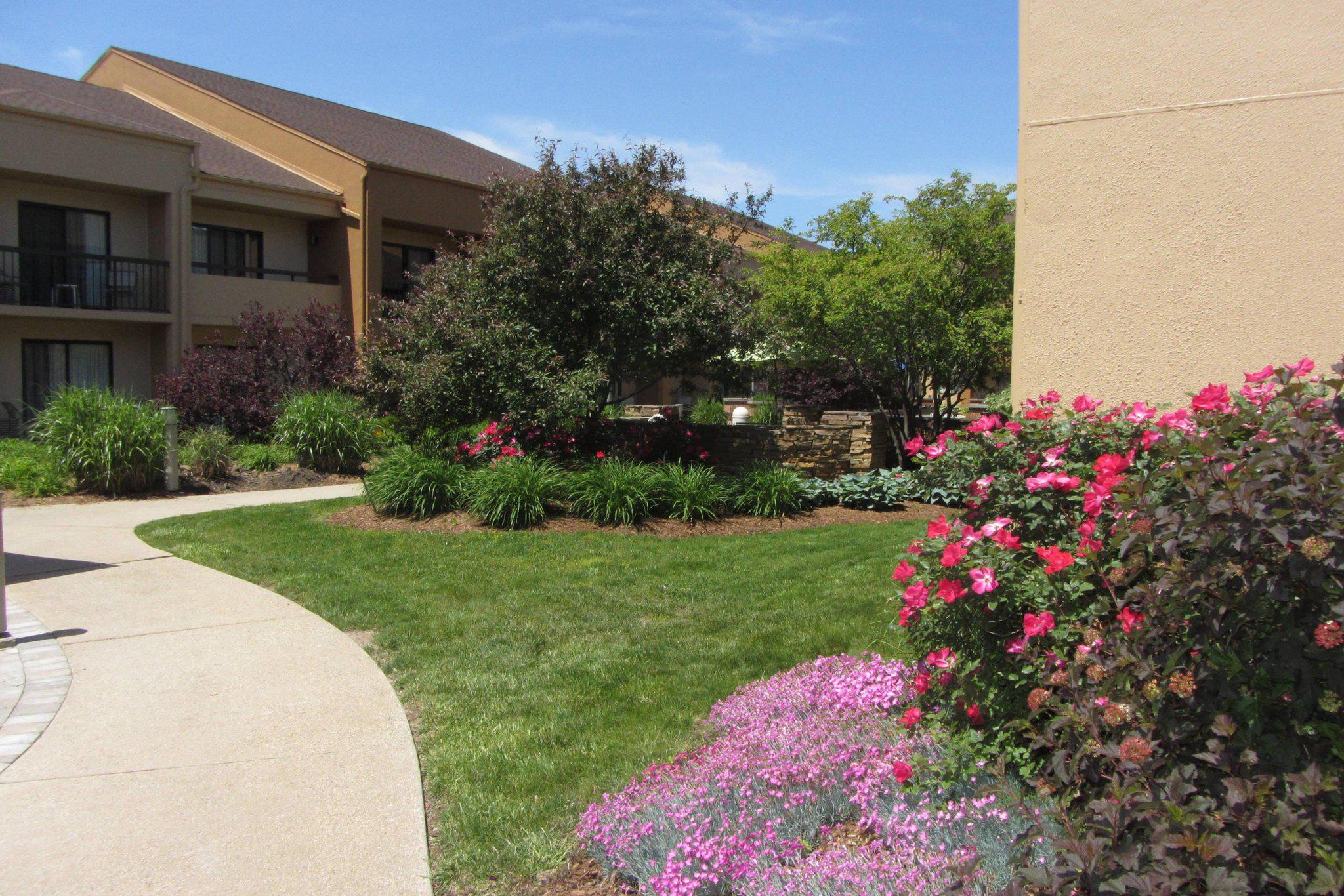 Courtyard by Marriott Rockford Photo