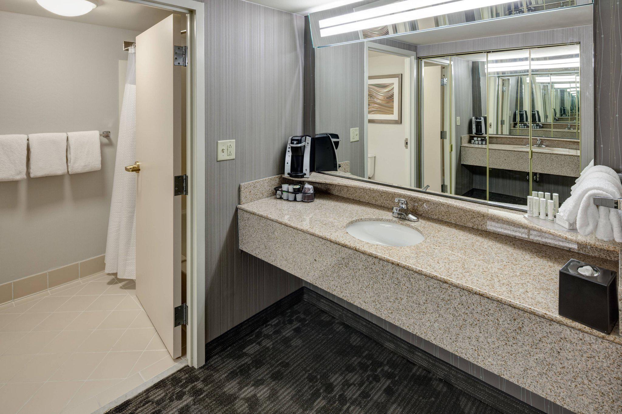 Courtyard by Marriott Charlottesville - University Medical Center Photo