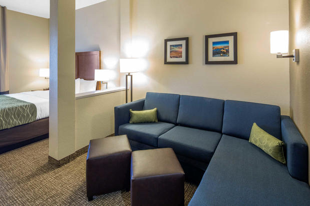 Images Comfort Inn & Suites