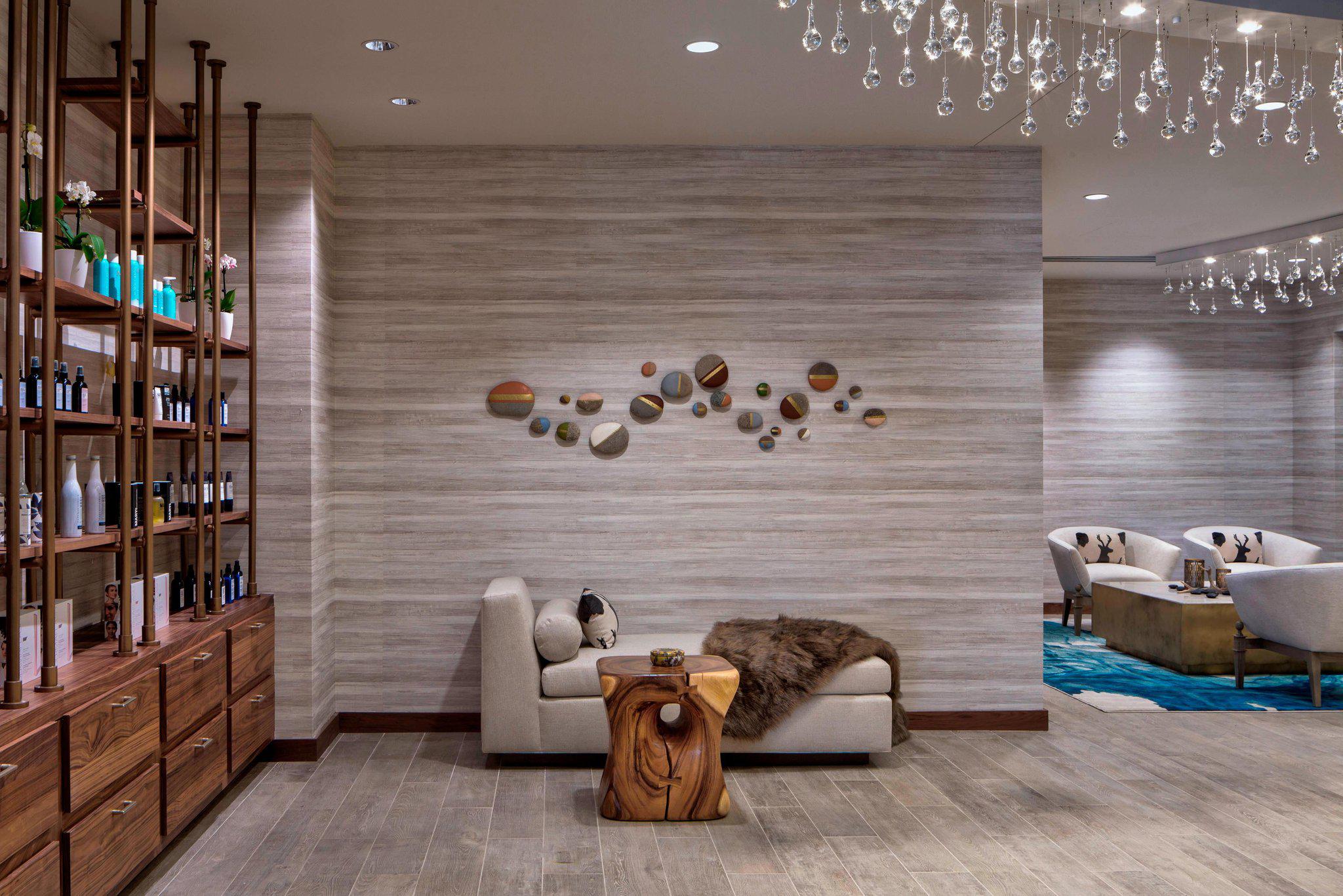 Gaylord Rockies Resort & Convention Center Photo