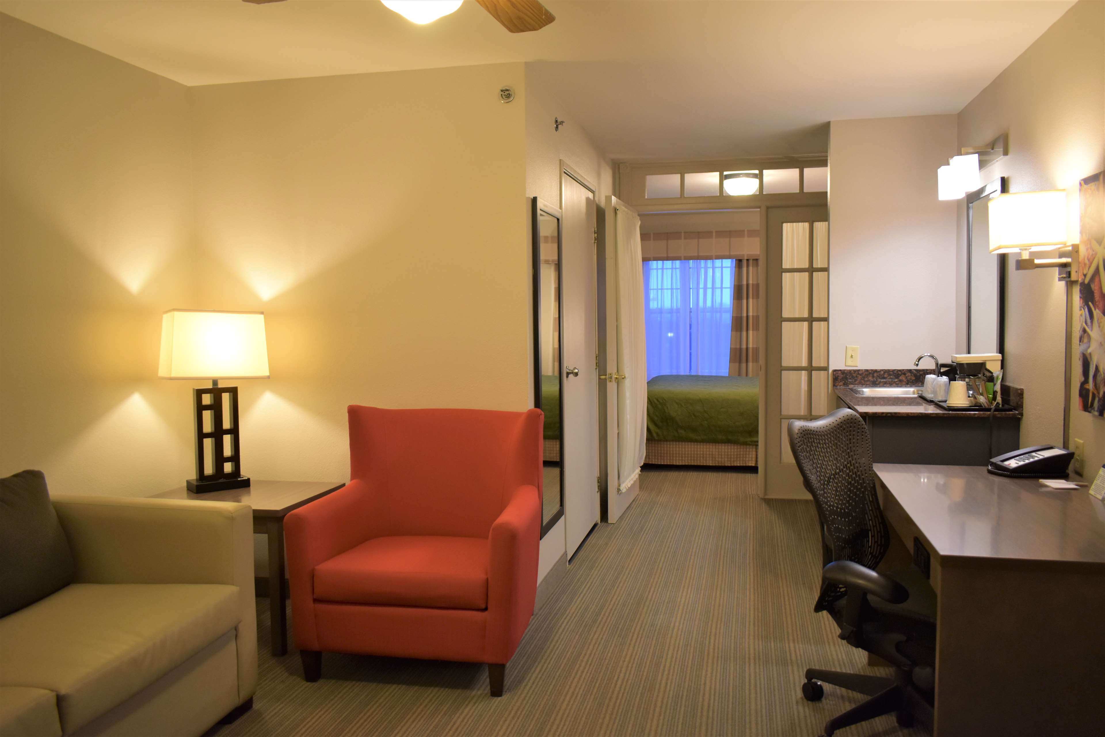 Country Inn & Suites by Radisson, Kenosha, WI Photo