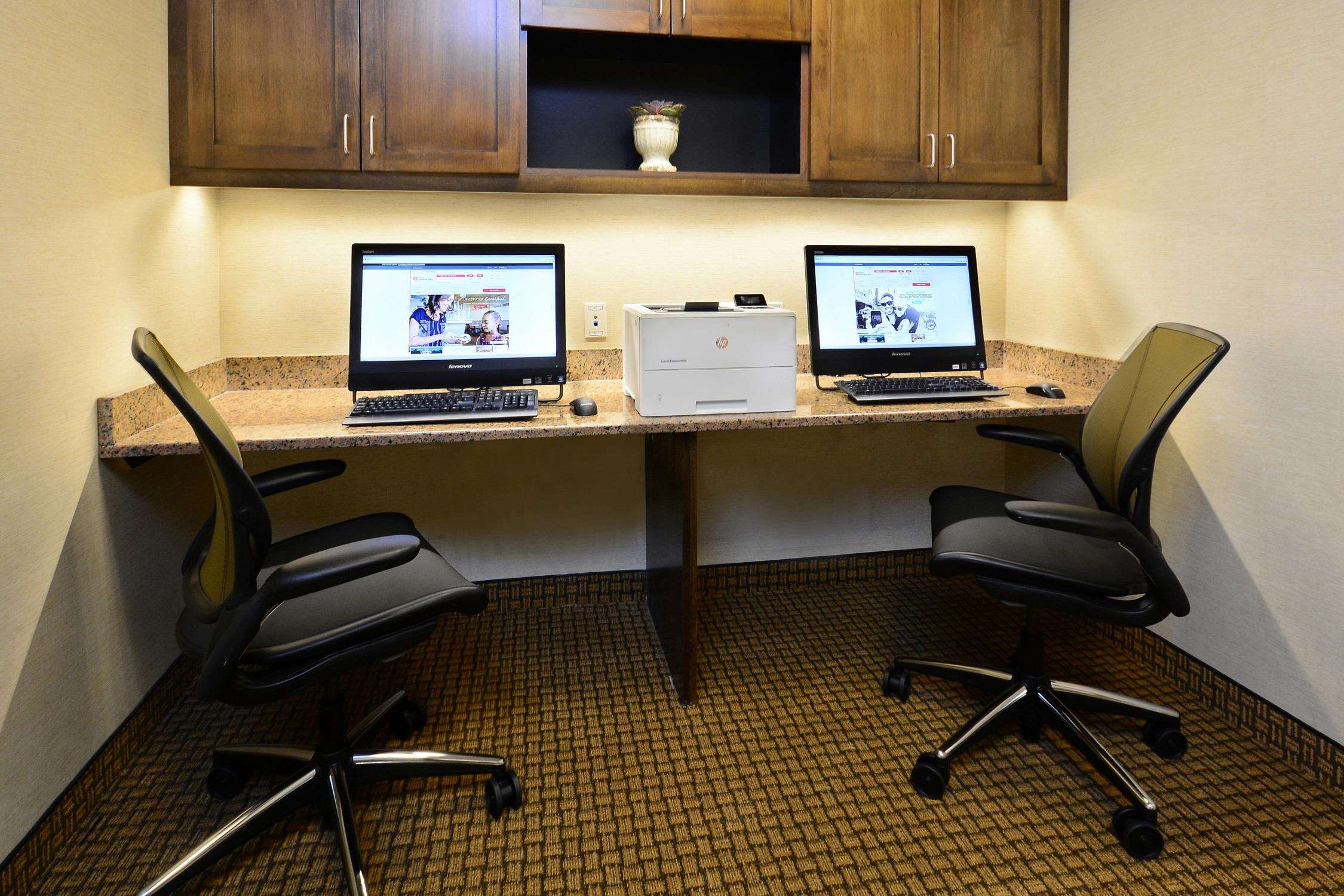 Hilton Garden Inn Greensboro Airport Photo