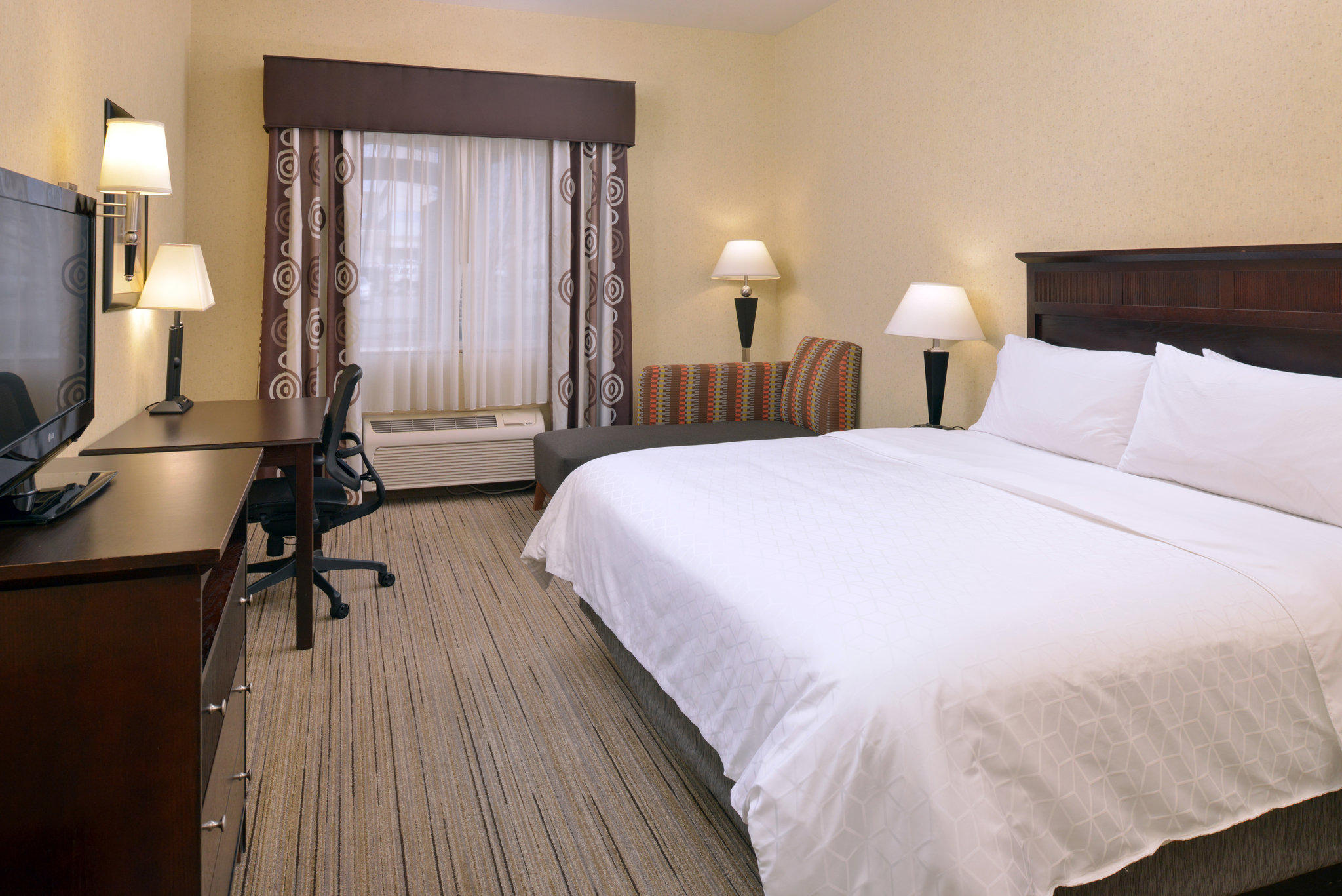 Holiday Inn Express & Suites Nampa - Idaho Center Photo