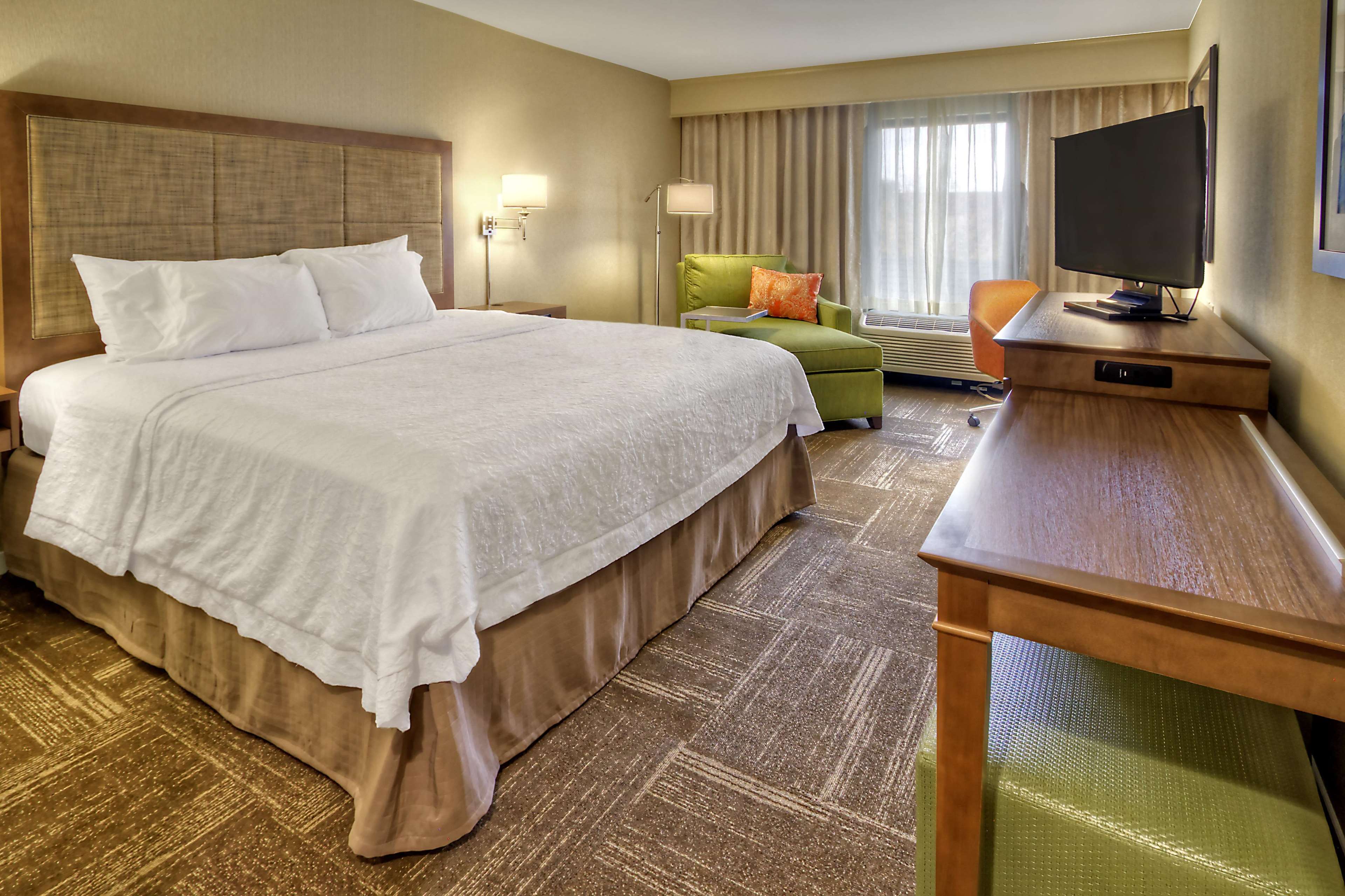 Hampton Inn & Suites Asheville-I-26 Photo