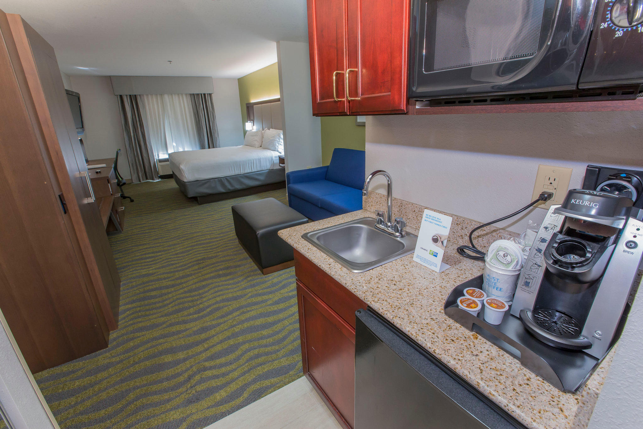 Holiday Inn Express & Suites McDonough Photo