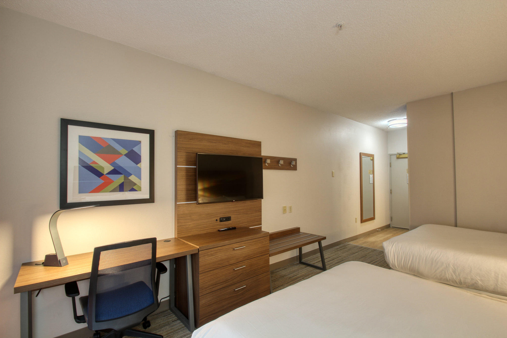 Holiday Inn Express & Suites Oshkosh-Sr 41 Photo