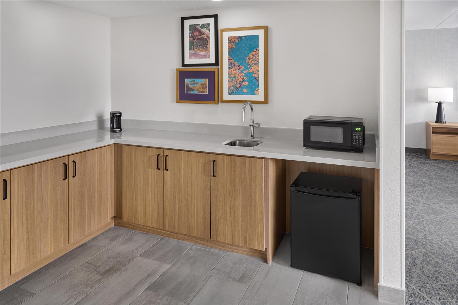 Hampton Inn Chicago-Carol Stream Image