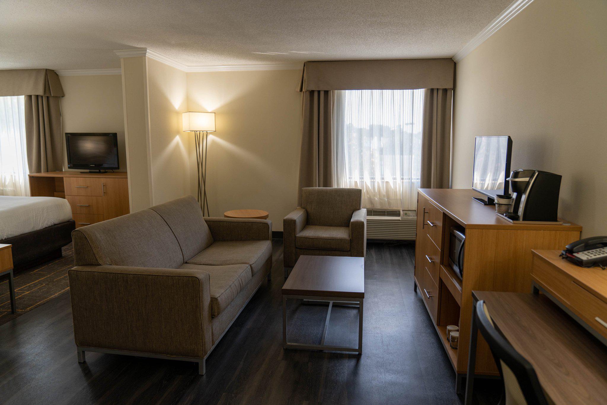 Holiday Inn Greenville by IHG Image