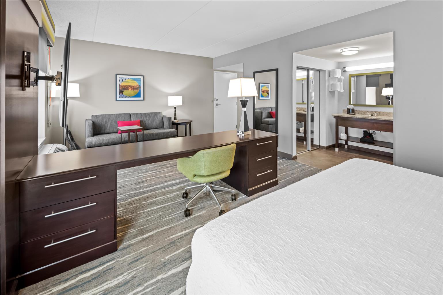 Hampton Inn & Suites Camp Springs/Andrews AFB Image