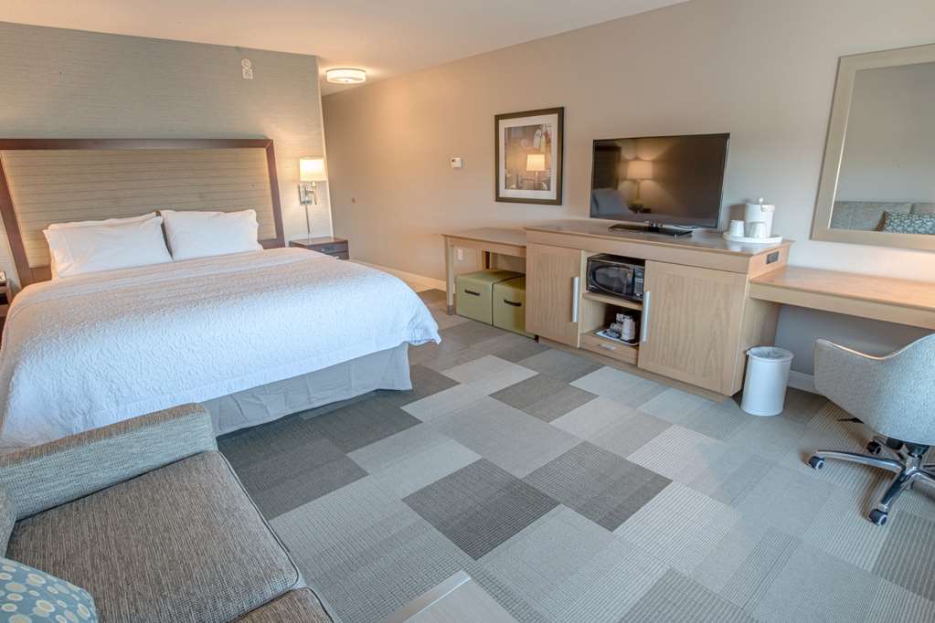 Hampton Inn Amesbury Image