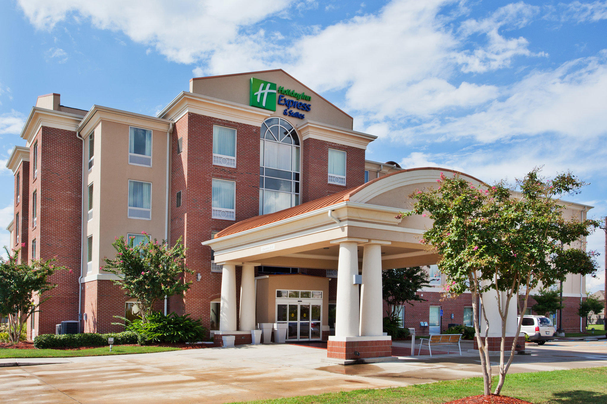 Holiday Inn Express & Suites Baton Rouge East Photo