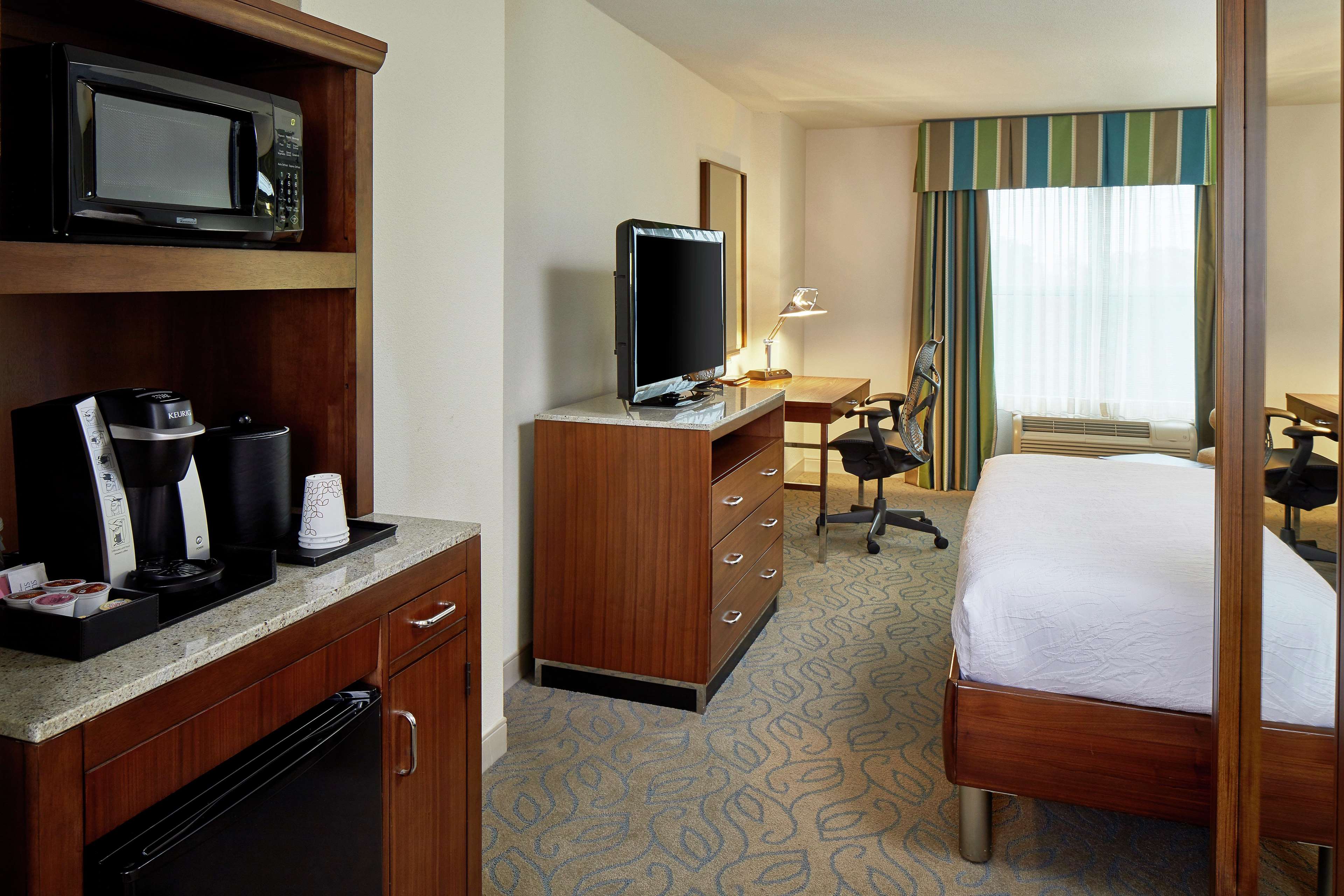 Hilton Garden Inn Atlanta Midtown Photo