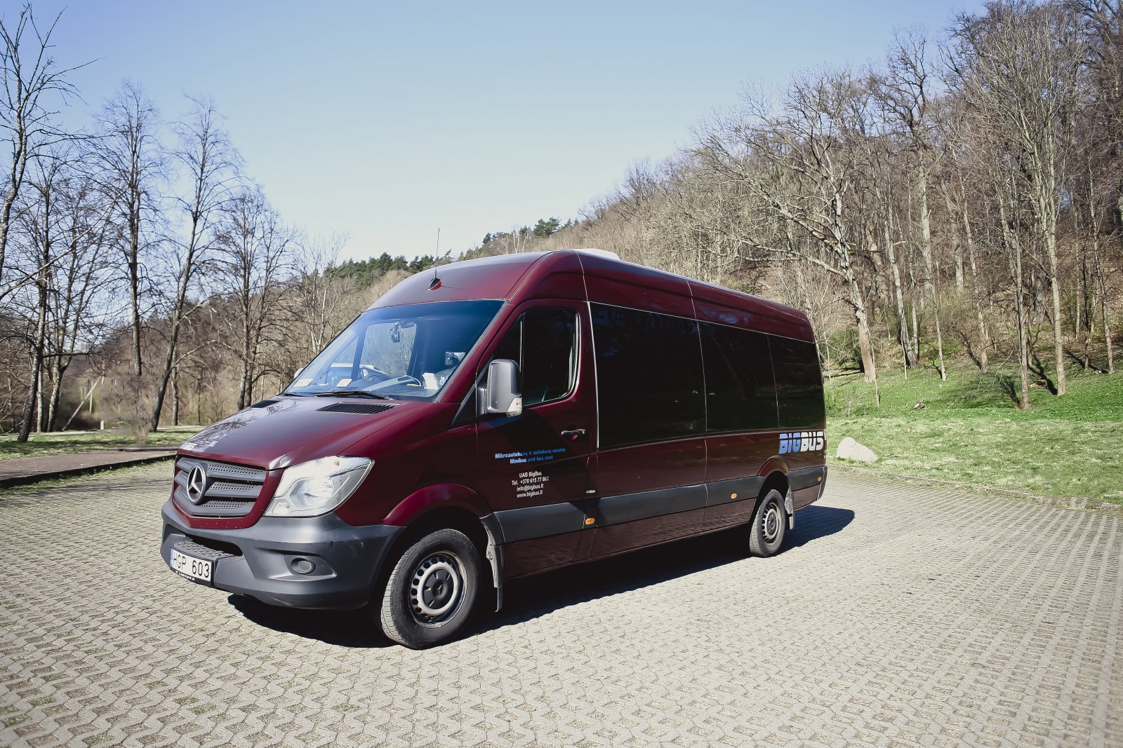 Mercedes-Benz – seating capacity: 13 passengers + 1 driver