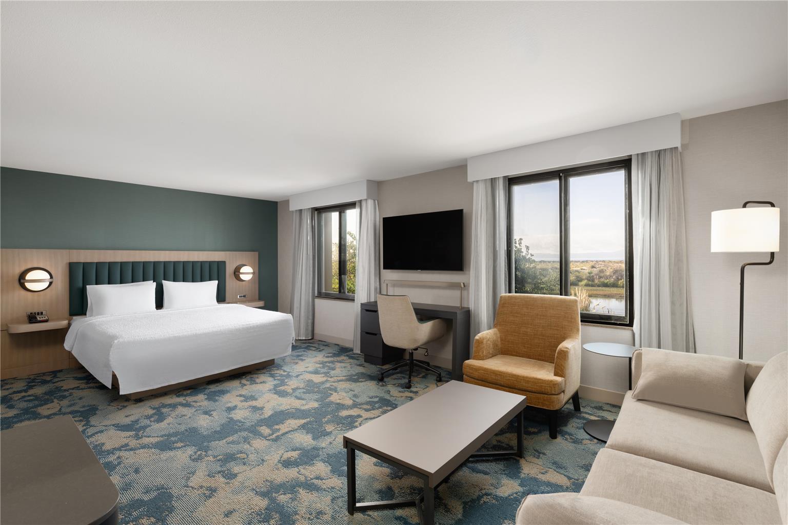 Hampton Inn & Suites Oakland Airport-Alameda Image