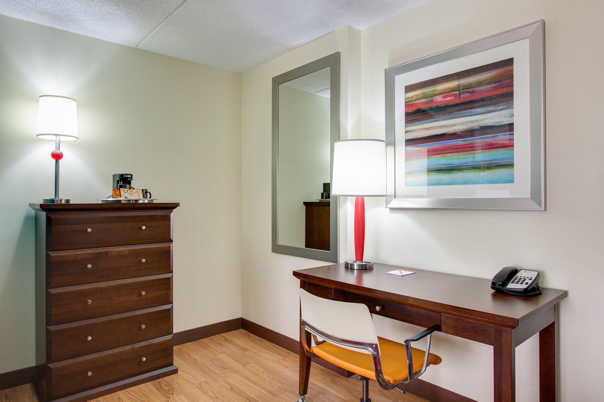 Hotel Indigo Chicago-Vernon Hills Photo