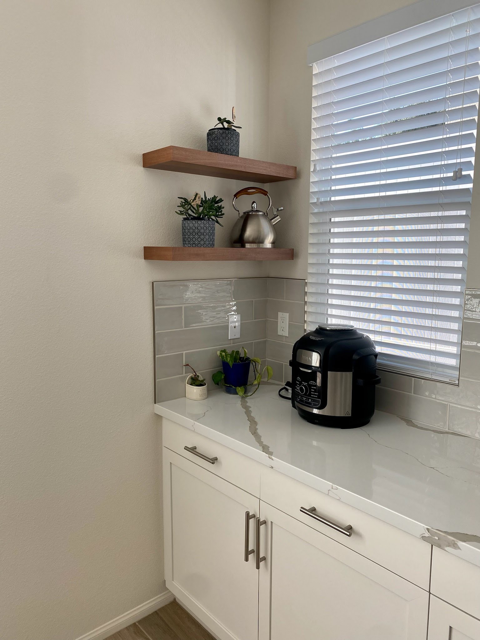 Make small spaces pop with floating shelves!