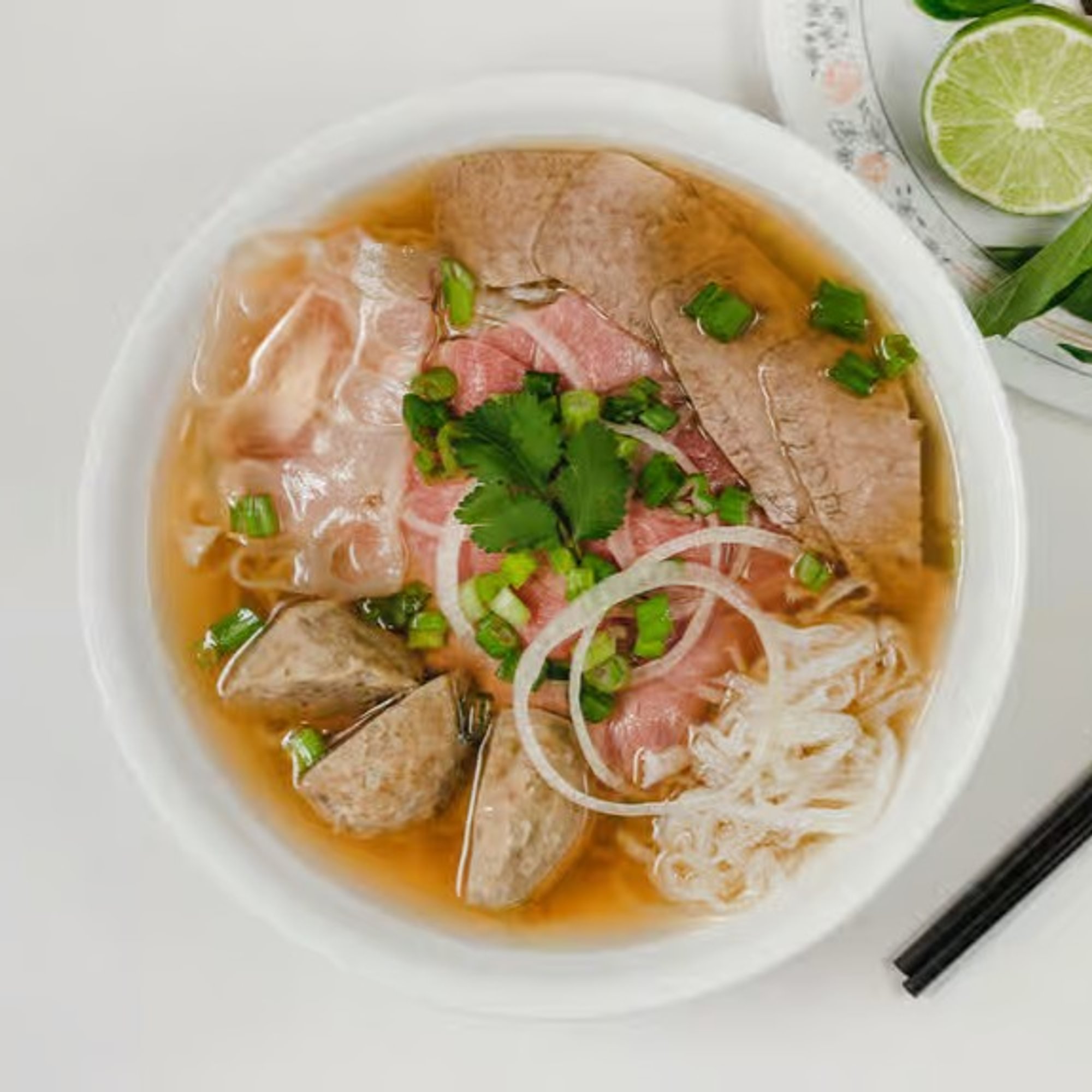 P8. Eye Round, Flank, Fatty Brisket, Tendon & Tripe Pho