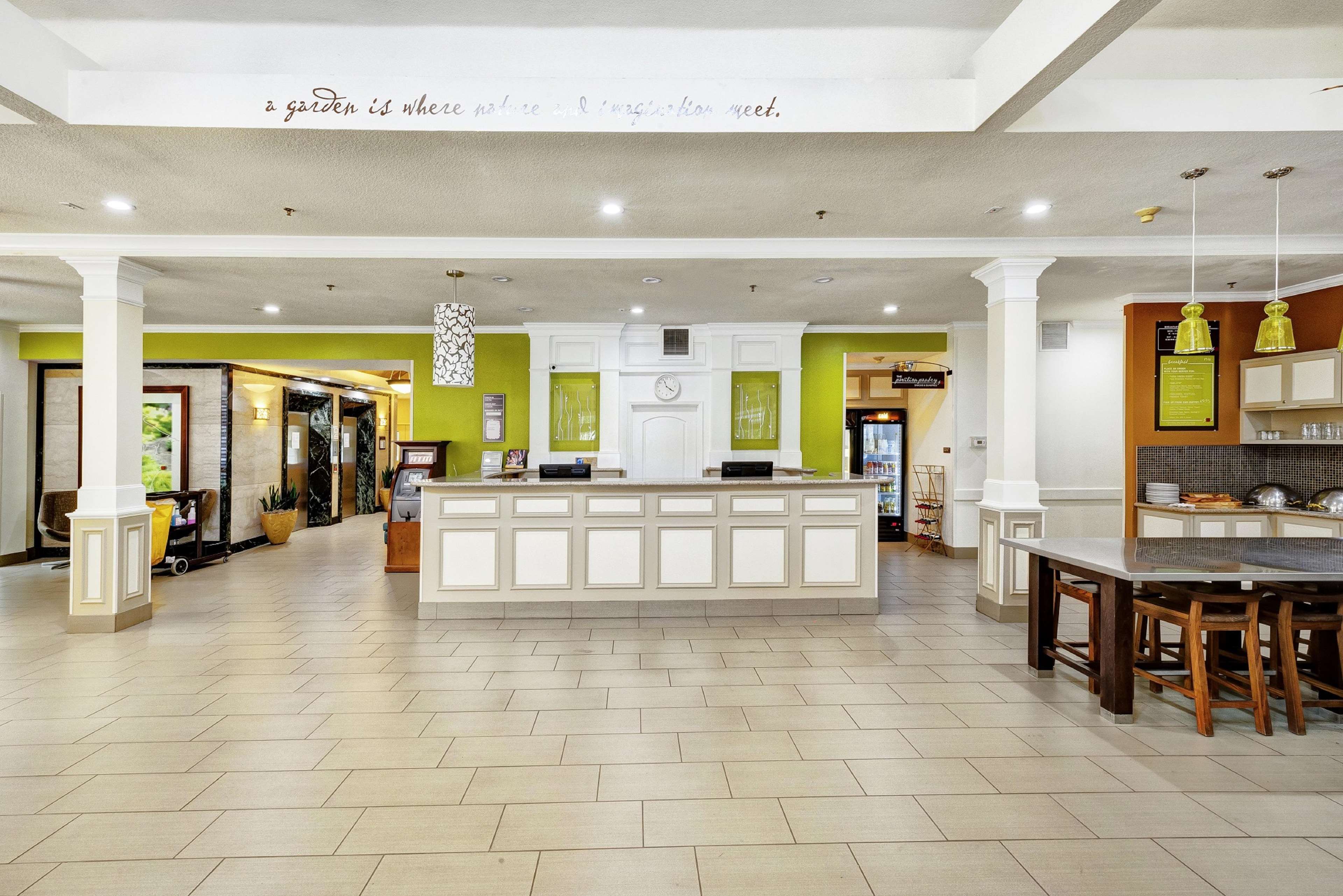 Hilton Garden Inn Portland Airport Photo