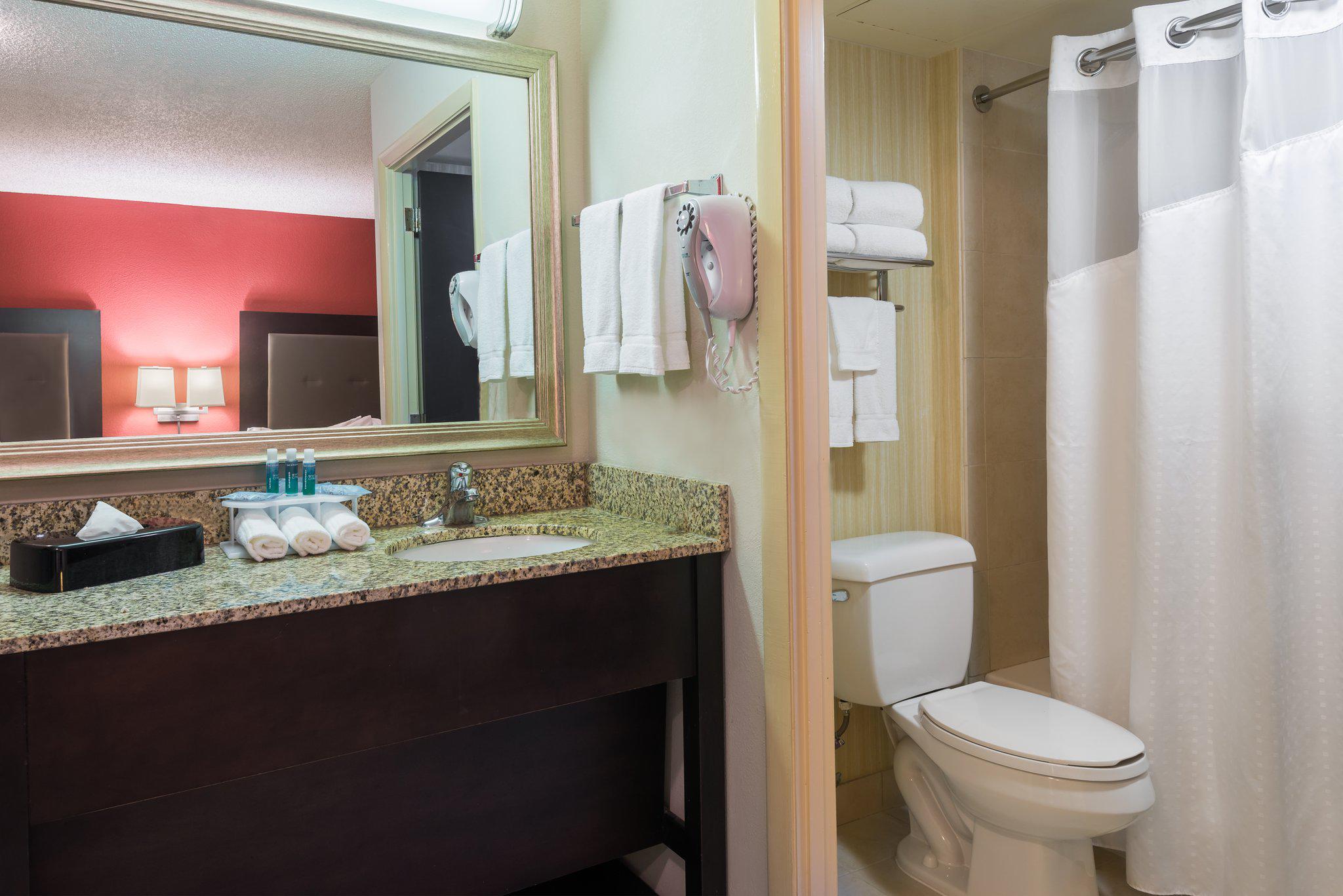 Holiday Inn Express & Suites Kendall East - Miami Photo