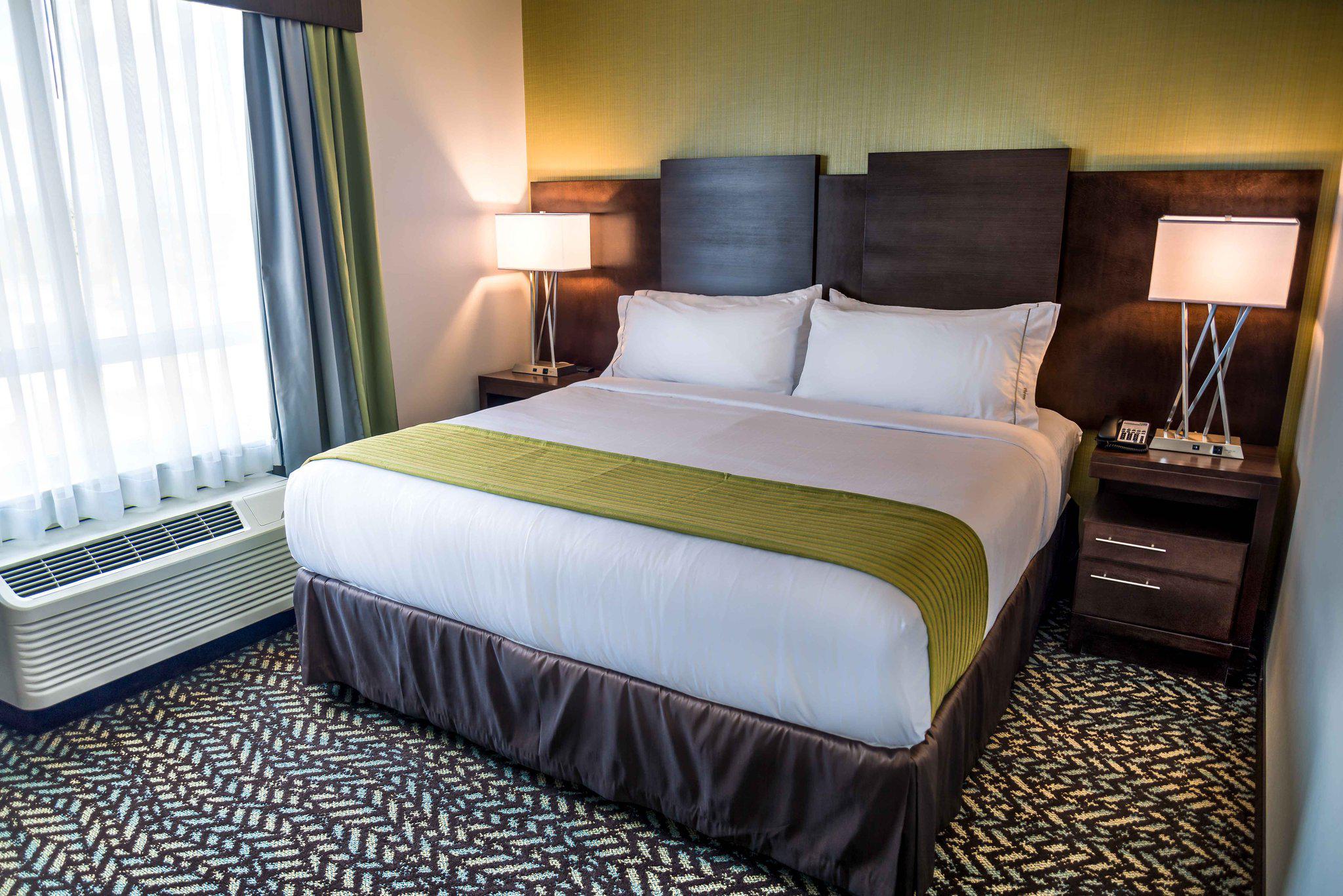 Holiday Inn Express & Suites Spruce Grove - Stony Plain, an IHG Hotel Spruce Grove