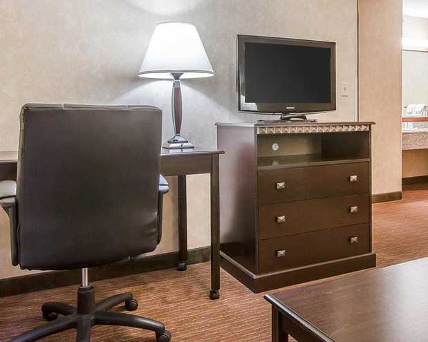 Images Comfort Suites