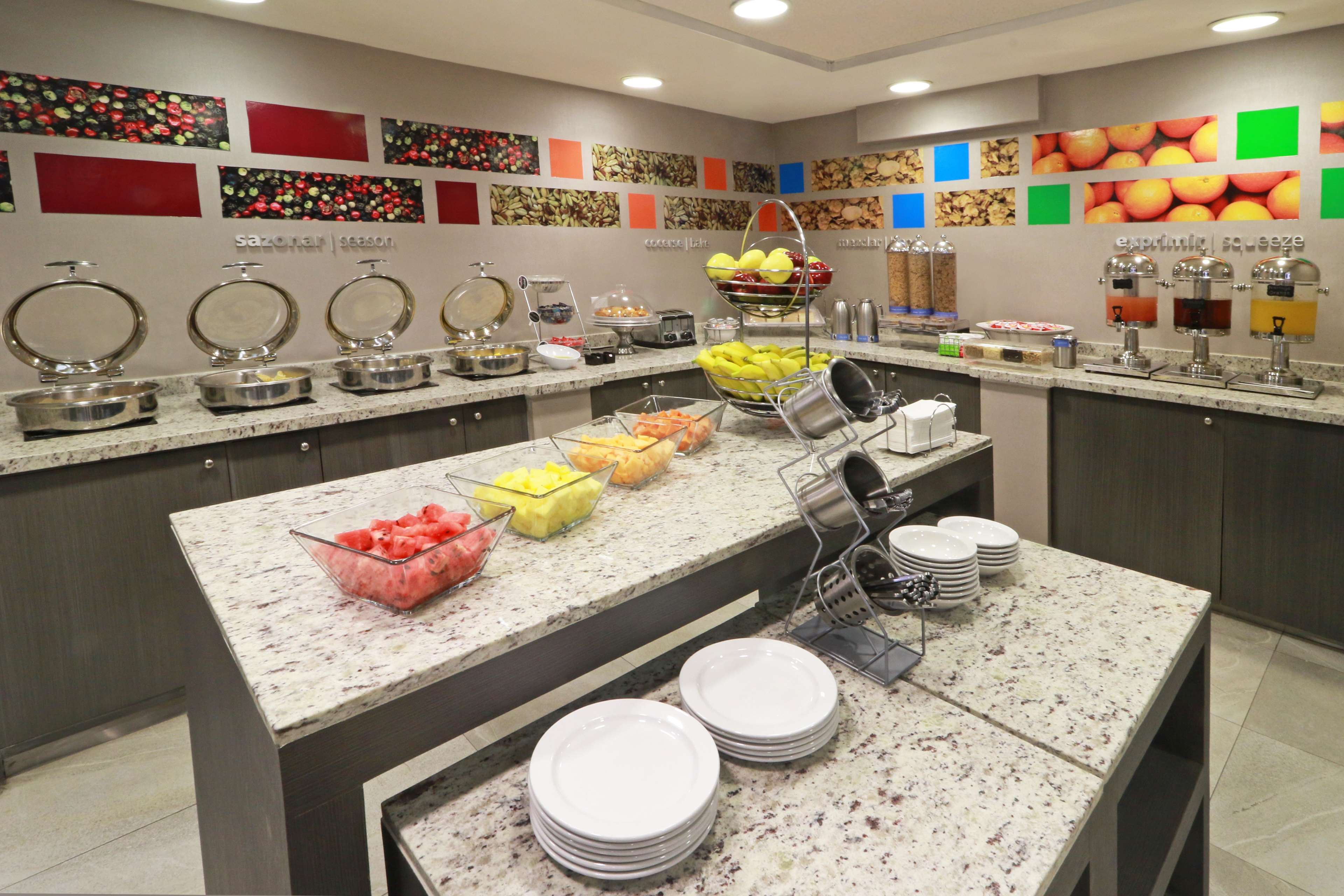 Images Hampton Inn by Hilton Monterrey-Airport