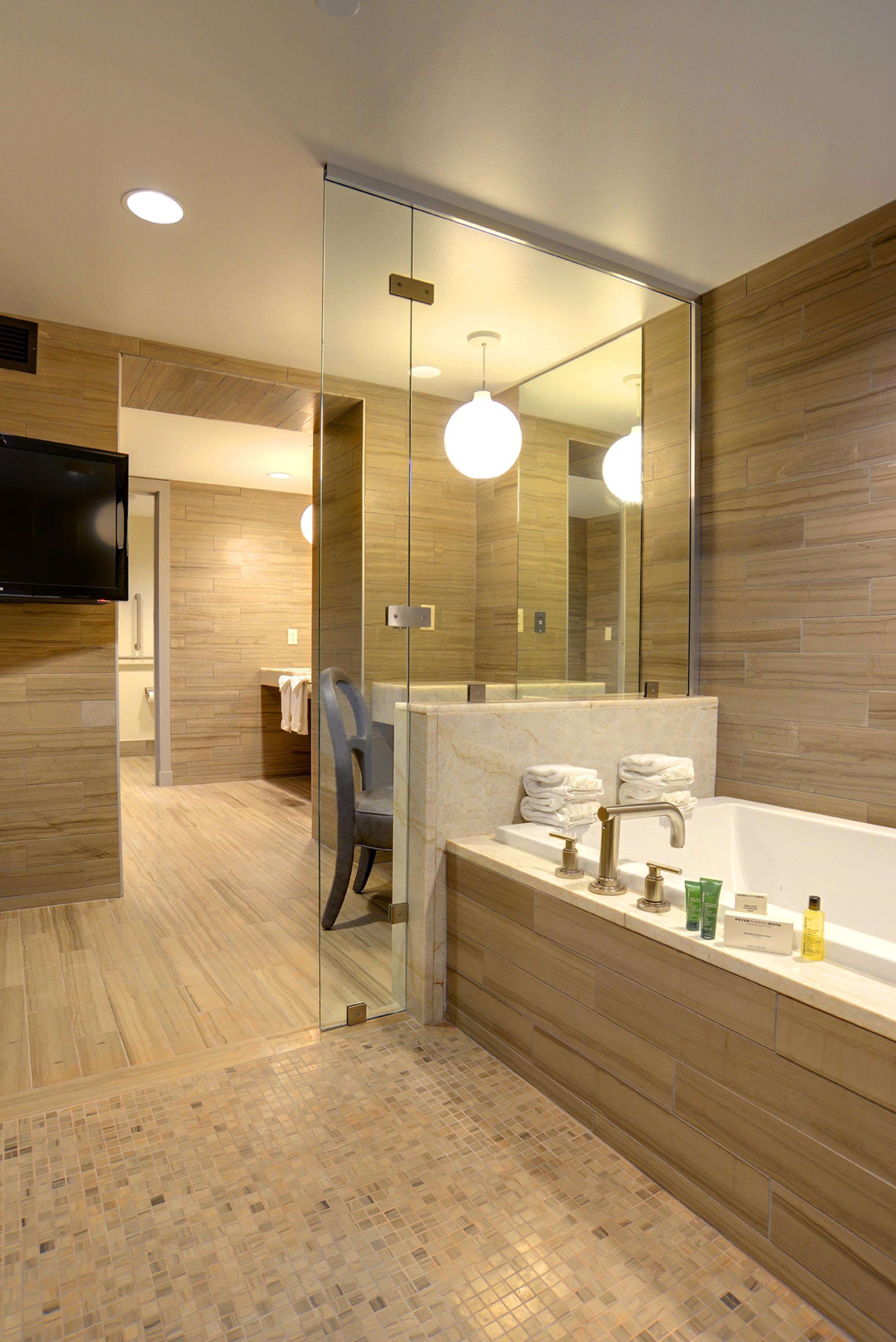 Hilton Columbus Downtown Photo